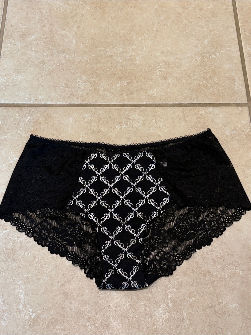 PINK Victoria’s Secret NWOT panties M hip hugger black lace w/ blk/silver satin